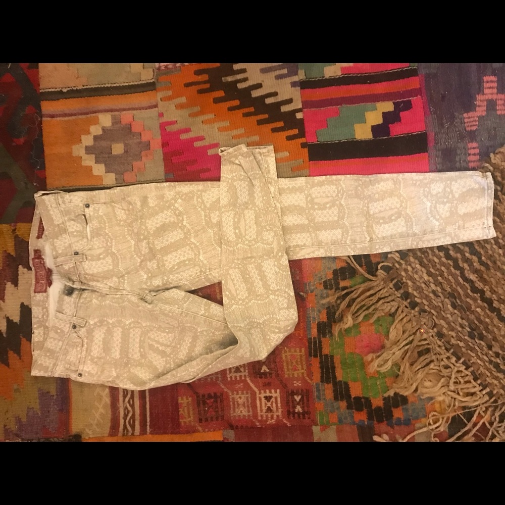 Lace patterned Lucky jeans